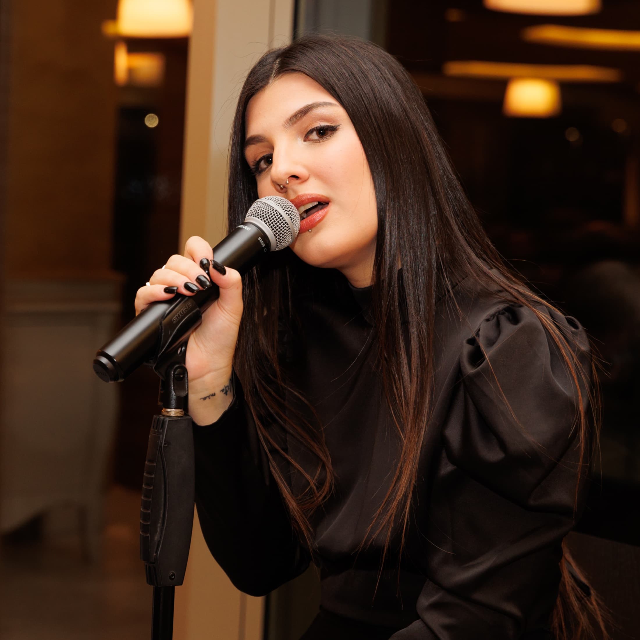 Live performance (close-up)